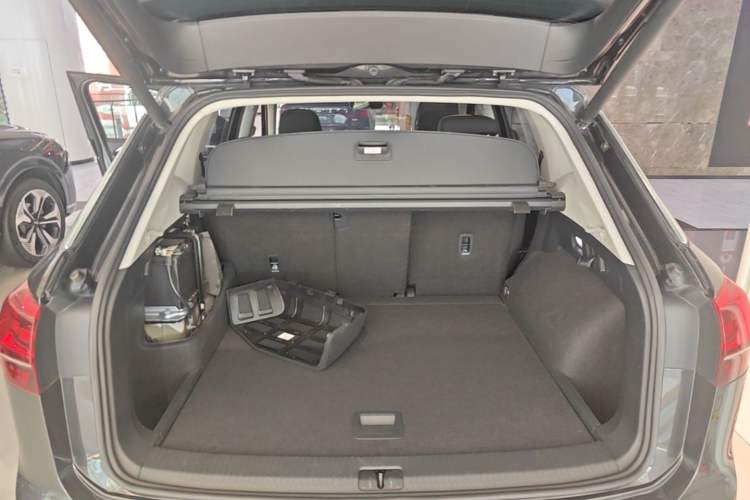 Used Volkswagen Tayron GTE Plug-in Hybrid 2020 1.4T Luxury Model Trunk