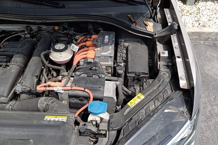 Used Volkswagen Tayron GTE Plug-in Hybrid 2020 1.4T Luxury Model Engine Bay Left