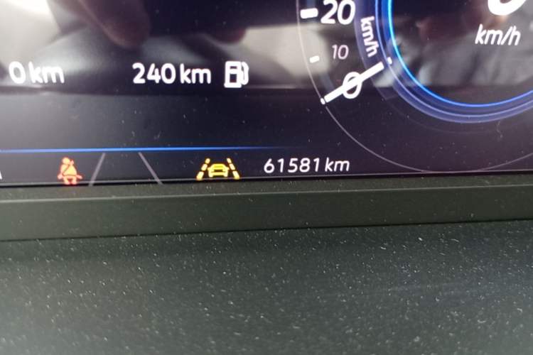 Used Volkswagen Tayron GTE Plug-in Hybrid 2020 1.4T Luxury Model Odometer Close Up
