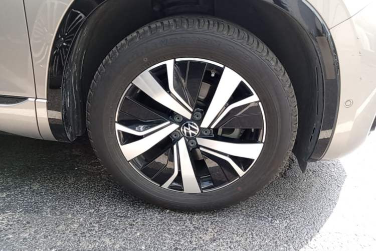Used Volkswagen Tayron GTE Plug-in Hybrid 2020 1.4T Luxury Model Right Front Wheel Hub