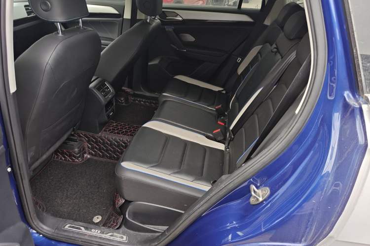 Used Volkswagen Tayron GTE Plug-in Hybrid 2020 1.4T Luxury Model Left Rear Seat