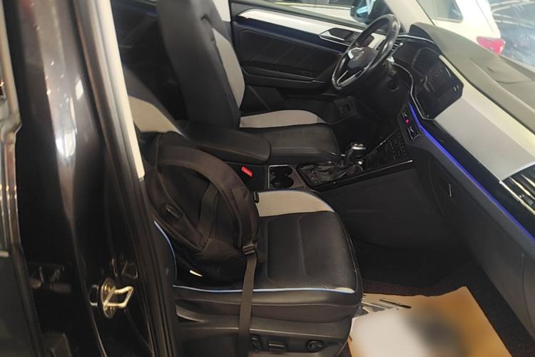 Used Volkswagen Tayron GTE Plug-in Hybrid 2020 1.4T Luxury Model Right Front Seat