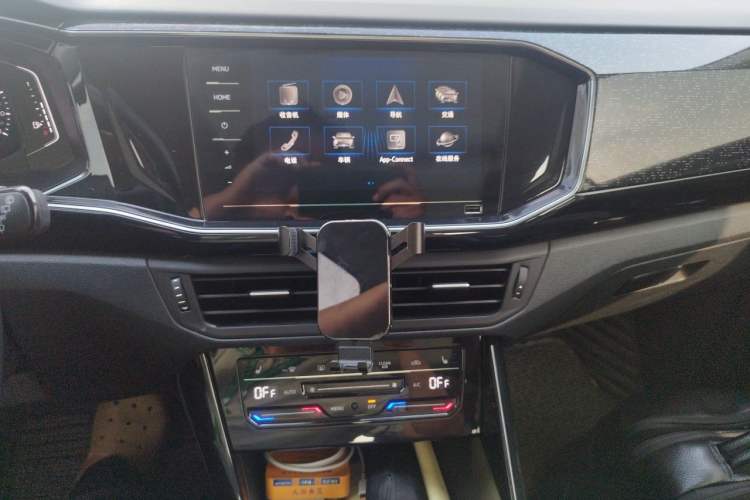 Used Volkswagen Tayron GTE Plug-in Hybrid 2020 1.4T Luxury Model Audio And AC Panel