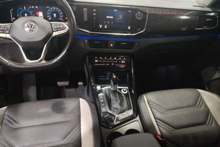 Used Volkswagen Tayron GTE Plug-in Hybrid 2020 1.4T Luxury Model Audio And AC Panel