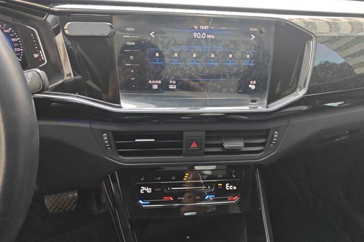 Used Volkswagen Tayron GTE Plug-in Hybrid 2020 1.4T Luxury Model Audio And AC Panel