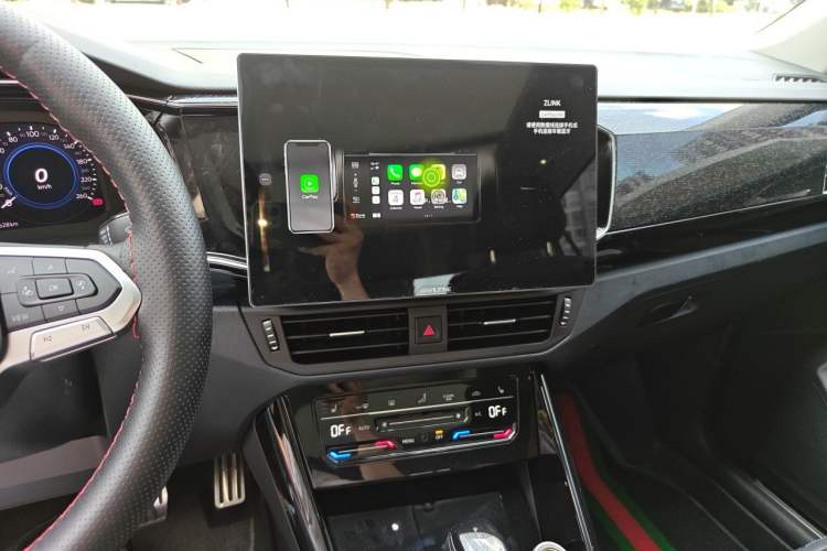 Used Volkswagen Tayron GTE Plug-in Hybrid 2020 1.4T Luxury Model Audio And AC Panel