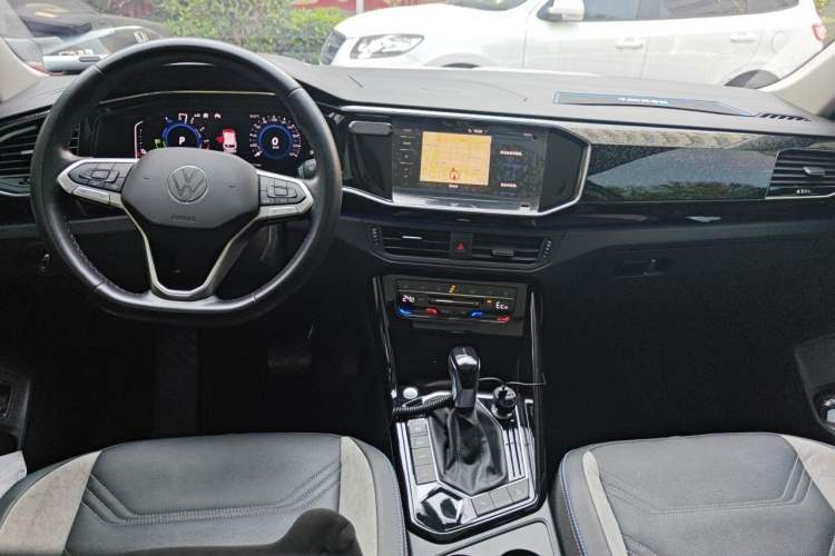 Used Volkswagen Tayron GTE Plug-in Hybrid 2020 1.4T Luxury Model Center Console