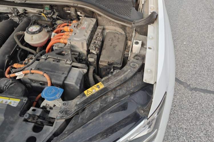 Used Volkswagen Tayron GTE Plug-in Hybrid 2020 1.4T Luxury Model Engine Bay Left