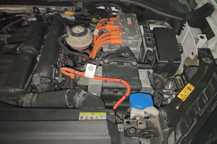 Used Volkswagen Tayron GTE Plug-in Hybrid 2020 1.4T Luxury Model Engine Bay Left
