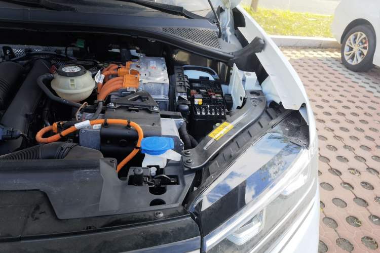 Used Volkswagen Tayron GTE Plug-in Hybrid 2020 1.4T Luxury Model Engine Bay Left