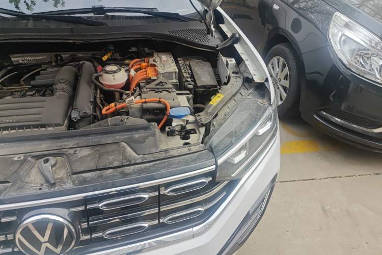 Used Volkswagen Tayron GTE Plug-in Hybrid 2020 1.4T Luxury Model Engine Bay Left