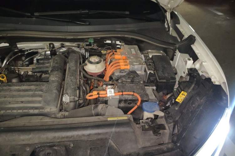 Used Volkswagen Tayron GTE Plug-in Hybrid 2020 1.4T Luxury Model Engine Bay Left