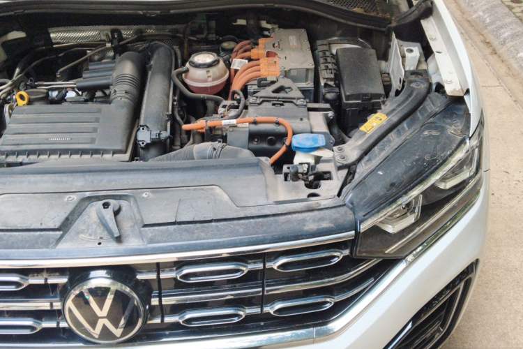 Used Volkswagen Tayron GTE Plug-in Hybrid 2020 1.4T Luxury Model Engine Bay Left