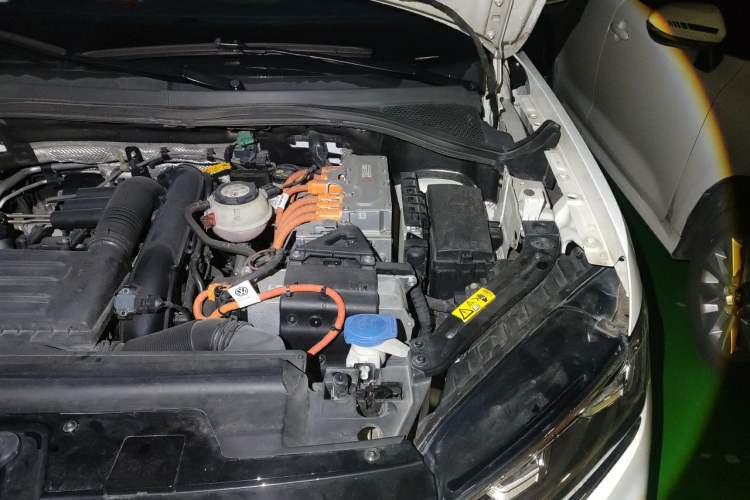 Used Volkswagen Tayron GTE Plug-in Hybrid 2020 1.4T Luxury Model Engine Bay Left