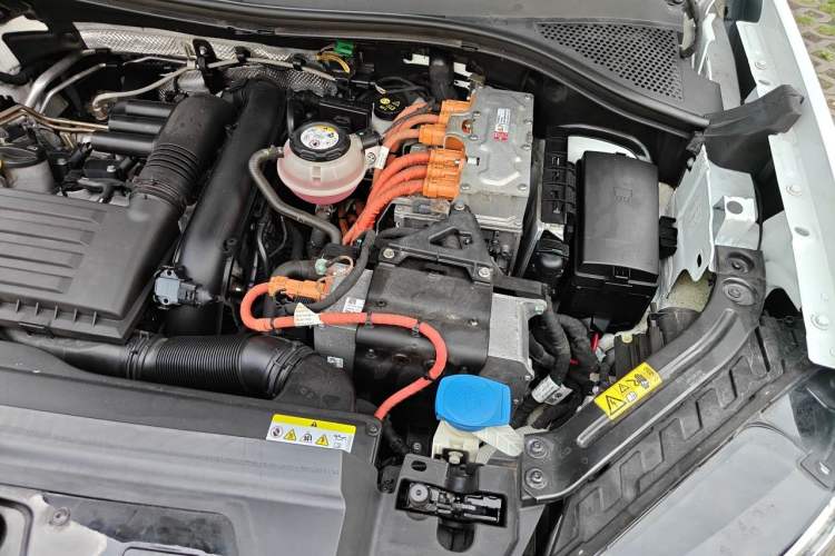 Used Volkswagen Tayron GTE Plug-in Hybrid 2020 1.4T Luxury Model Engine Bay Left