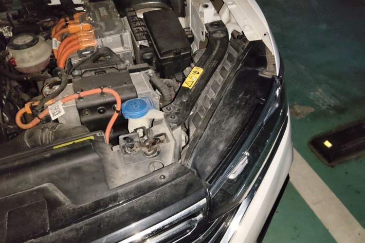 Used Volkswagen Tayron GTE Plug-in Hybrid 2020 1.4T Luxury Model Engine Bay Left