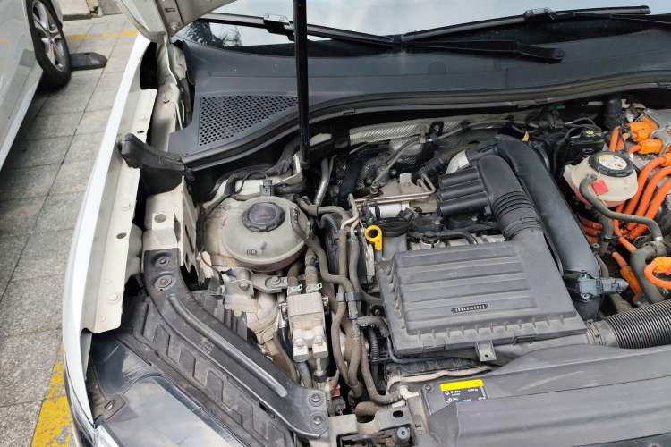 Used Volkswagen Tayron GTE Plug-in Hybrid 2020 1.4T Luxury Model Engine Bay Right