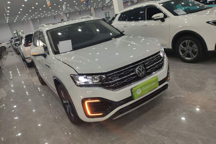 Used Volkswagen Tayron GTE Plug-in Hybrid 2020 1.4T Luxury Model Exterior 2