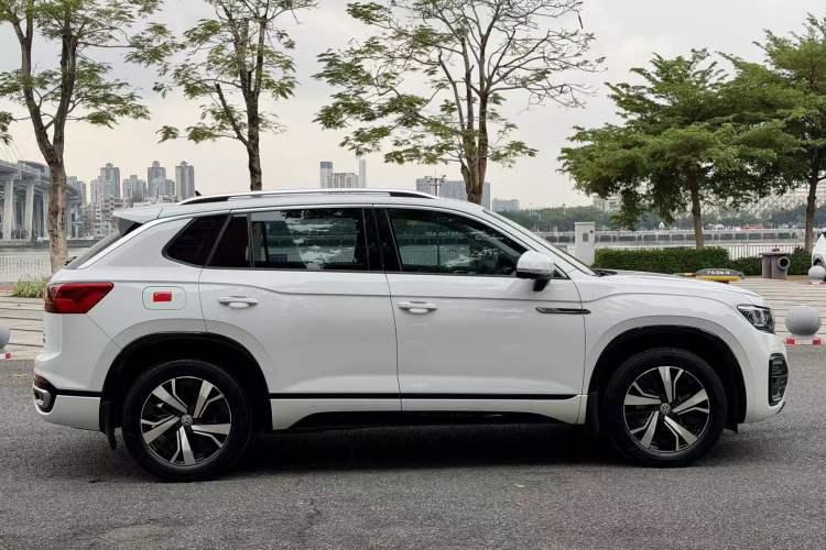 Used Volkswagen Tayron GTE Plug-in Hybrid 2020 1.4T Luxury Model Exterior 3