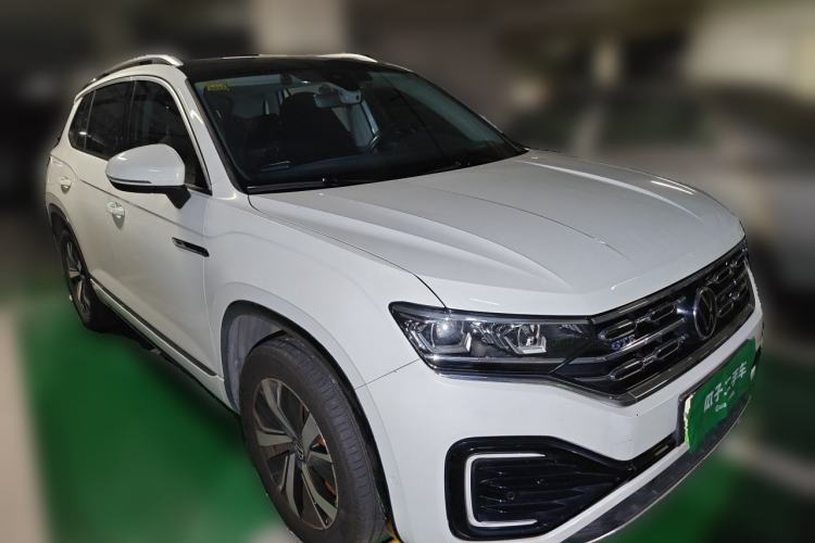 Used Volkswagen Tayron GTE Plug-in Hybrid 2020 1.4T Luxury Model Front Right 45 Deg