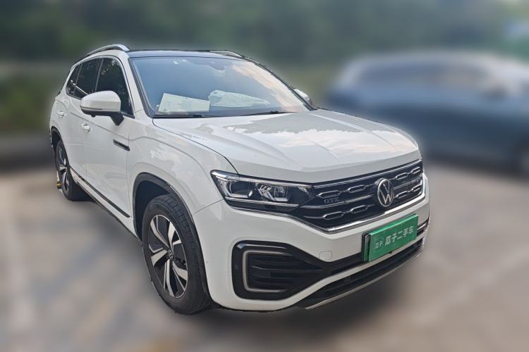Used Volkswagen Tayron GTE Plug-in Hybrid 2020 1.4T Luxury Model Front Right 45 Deg