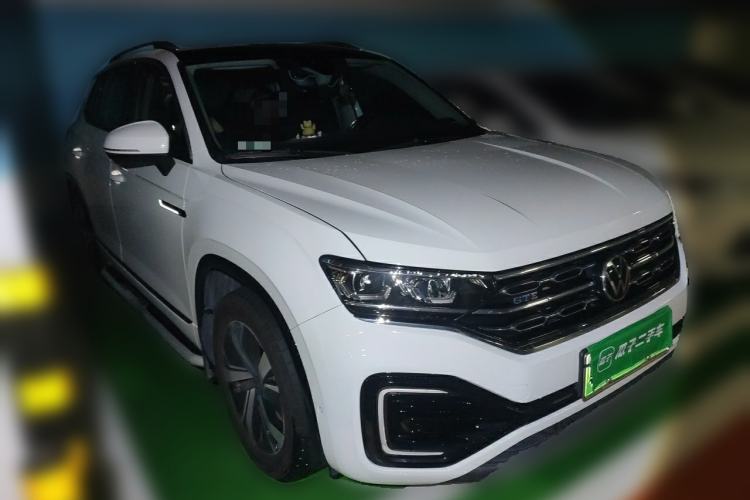 Used Volkswagen Tayron GTE Plug-in Hybrid 2020 1.4T Luxury Model Front Right 45 Deg