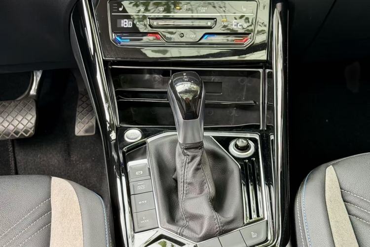 Used Volkswagen Tayron GTE Plug-in Hybrid 2020 1.4T Luxury Model Interior 4