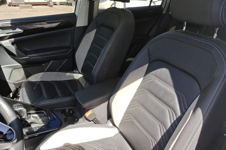 Used Volkswagen Tayron GTE Plug-in Hybrid 2020 1.4T Luxury Model Left Front Seat