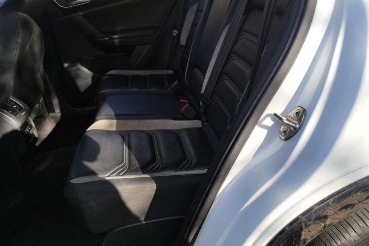 Used Volkswagen Tayron GTE Plug-in Hybrid 2020 1.4T Luxury Model Left Rear Seat