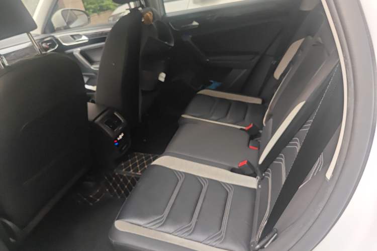Used Volkswagen Tayron GTE Plug-in Hybrid 2020 1.4T Luxury Model Left Rear Seat