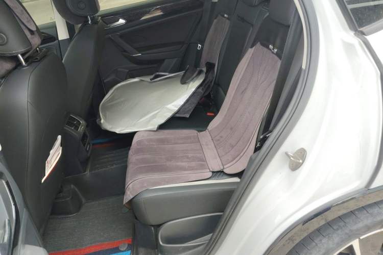 Used Volkswagen Tayron GTE Plug-in Hybrid 2020 1.4T Luxury Model Left Rear Seat