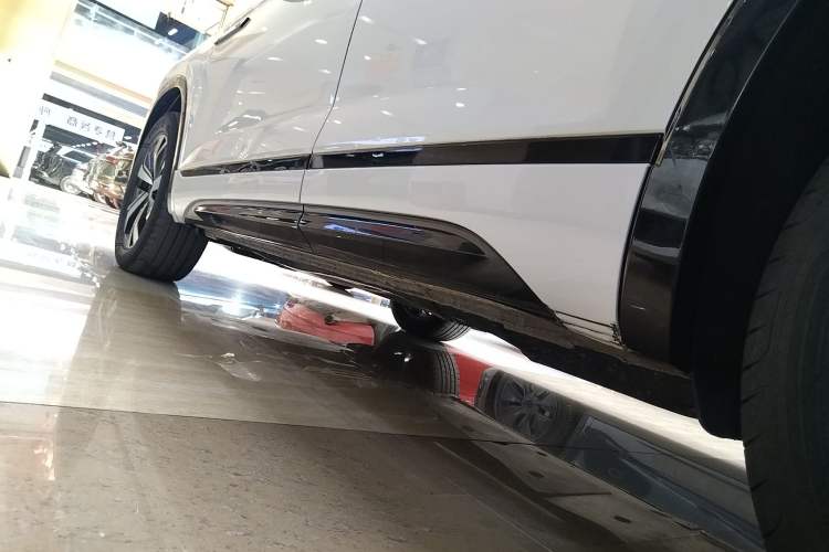 Used Volkswagen Tayron GTE Plug-in Hybrid 2020 1.4T Luxury Model Left Side Sill