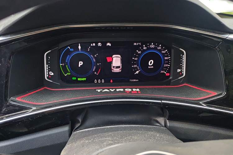 Used Volkswagen Tayron GTE Plug-in Hybrid 2020 1.4T Luxury Model Odometer Close Up