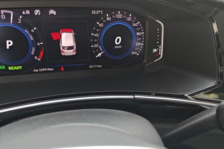 Used Volkswagen Tayron GTE Plug-in Hybrid 2020 1.4T Luxury Model Odometer Close Up