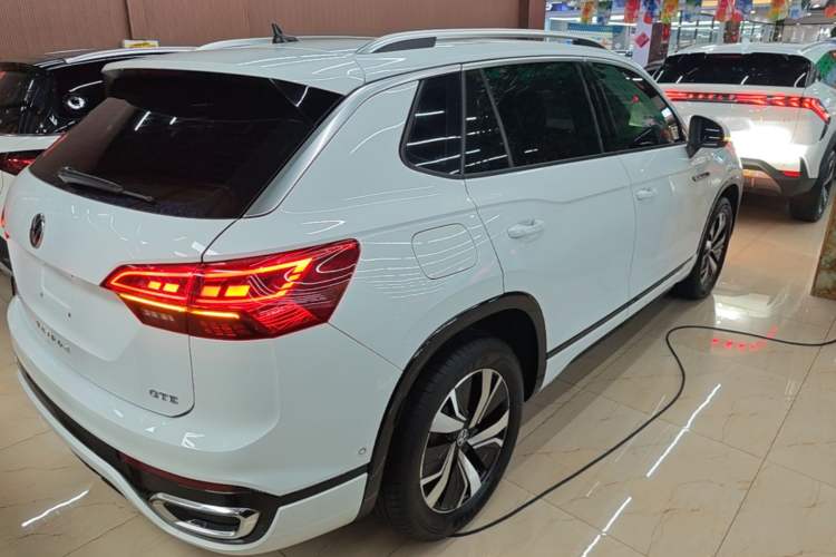 Used Volkswagen Tayron GTE Plug-in Hybrid 2020 1.4T Luxury Model Rear Right 45 Deg