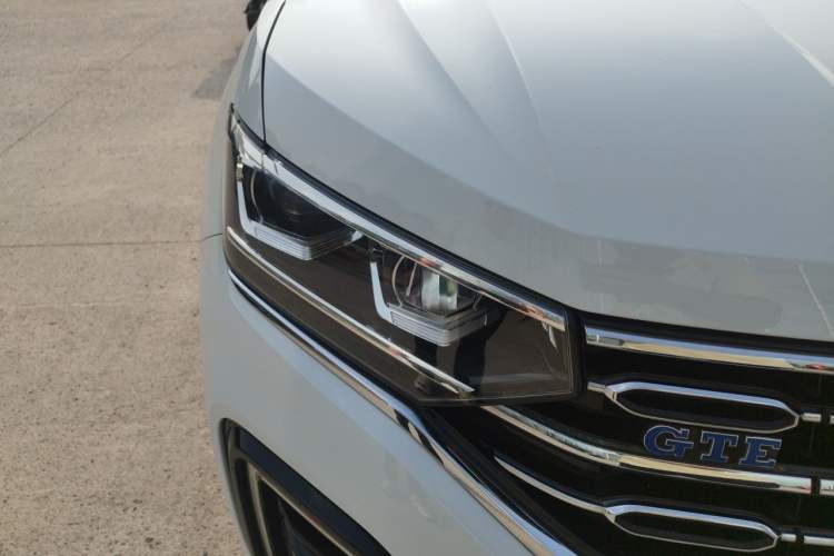 Used Volkswagen Tayron GTE Plug-in Hybrid 2020 1.4T Luxury Model Right Front Headlight