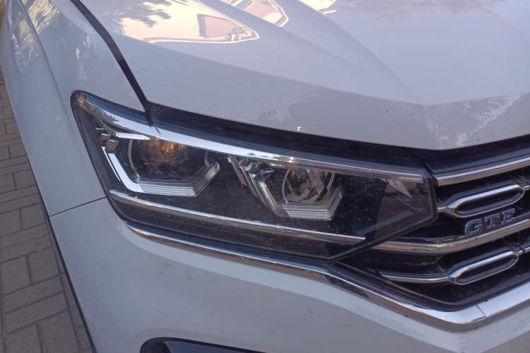 Used Volkswagen Tayron GTE Plug-in Hybrid 2020 1.4T Luxury Model Right Front Headlight