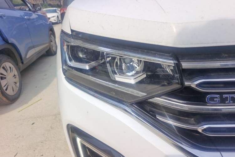 Used Volkswagen Tayron GTE Plug-in Hybrid 2020 1.4T Luxury Model Right Front Headlight