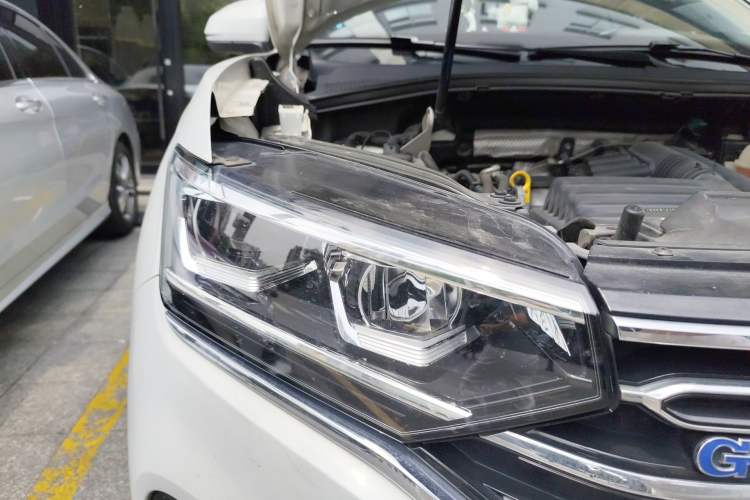 Used Volkswagen Tayron GTE Plug-in Hybrid 2020 1.4T Luxury Model Right Front Headlight