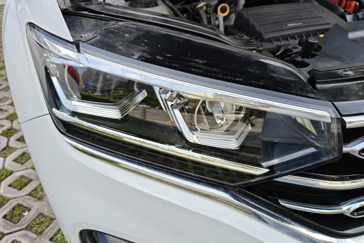 Used Volkswagen Tayron GTE Plug-in Hybrid 2020 1.4T Luxury Model Right Front Headlight