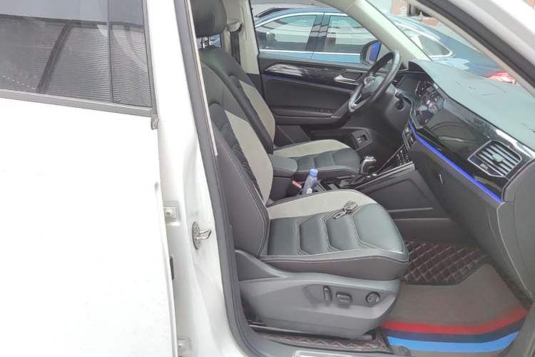 Used Volkswagen Tayron GTE Plug-in Hybrid 2020 1.4T Luxury Model Right Front Seat
