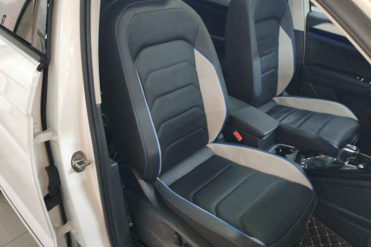 Used Volkswagen Tayron GTE Plug-in Hybrid 2020 1.4T Luxury Model Right Front Seat