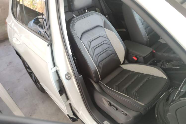 Used Volkswagen Tayron GTE Plug-in Hybrid 2020 1.4T Luxury Model Right Front Seat