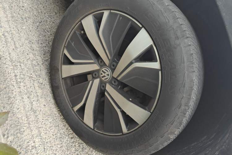 Used Volkswagen Tayron GTE Plug-in Hybrid 2020 1.4T Luxury Model Right Front Wheel Hub