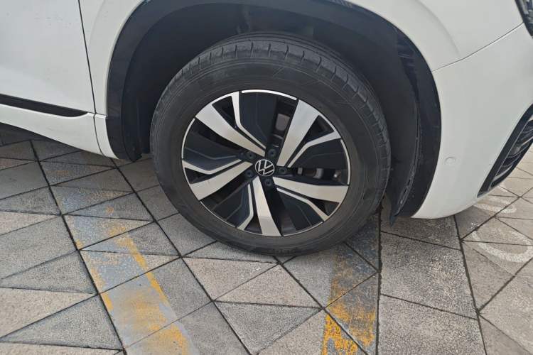 Used Volkswagen Tayron GTE Plug-in Hybrid 2020 1.4T Luxury Model Right Front Wheel Hub