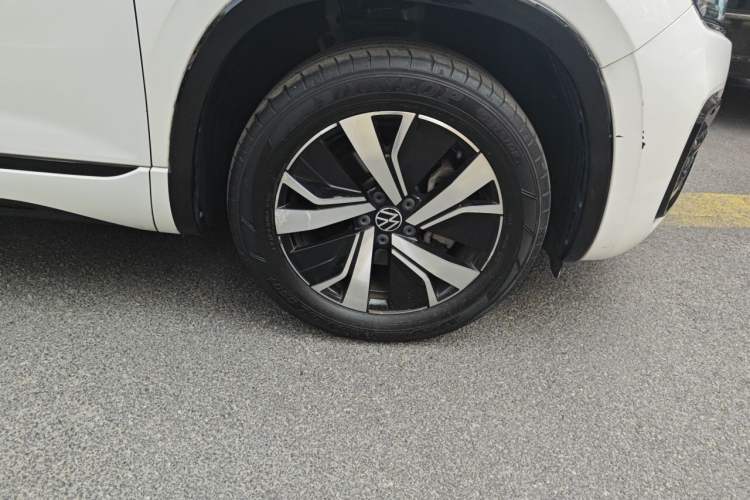 Used Volkswagen Tayron GTE Plug-in Hybrid 2020 1.4T Luxury Model Right Front Wheel Hub