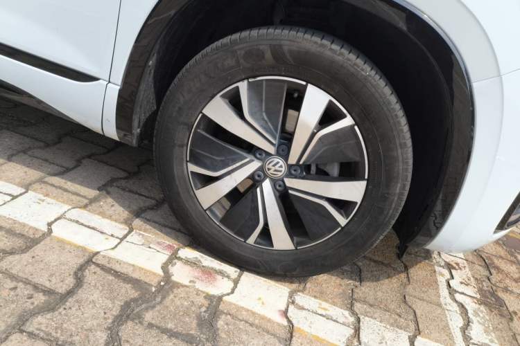 Used Volkswagen Tayron GTE Plug-in Hybrid 2020 1.4T Luxury Model Right Front Wheel Hub