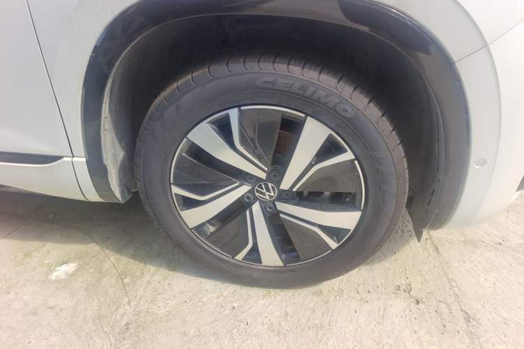 Used Volkswagen Tayron GTE Plug-in Hybrid 2020 1.4T Luxury Model Right Front Wheel Hub
