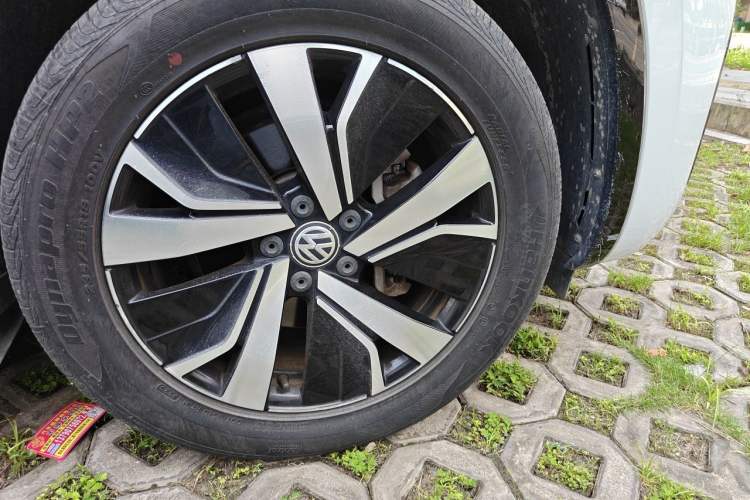 Used Volkswagen Tayron GTE Plug-in Hybrid 2020 1.4T Luxury Model Right Front Wheel Hub