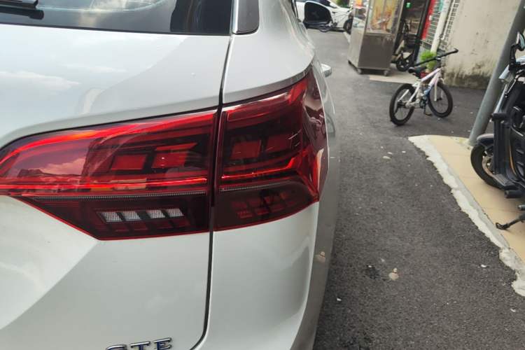 Used Volkswagen Tayron GTE Plug-in Hybrid 2020 1.4T Luxury Model Right Rear Taillight